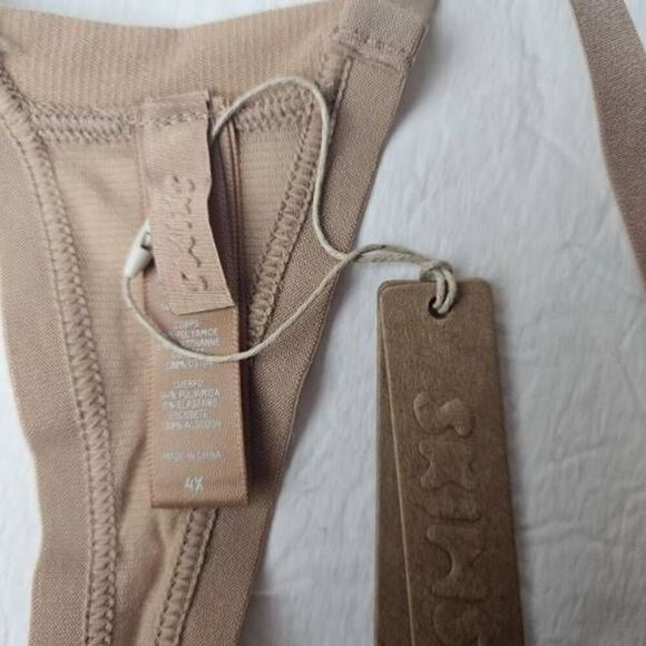 SKIMS PANTY NWT - Picture 3 of 8